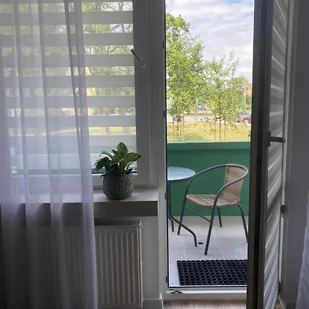 Nowoczesny W Dzierżoniowie - Parter - Balkon - Pokój + Sypialnia Dzierżoniów