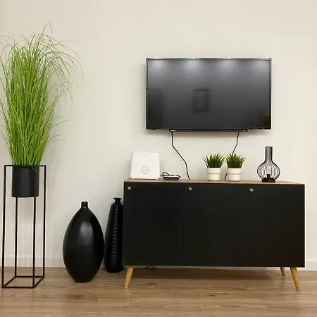 Nowoczesny W Dzierzoniowie - Parter - Balkon - + Sypialnia *