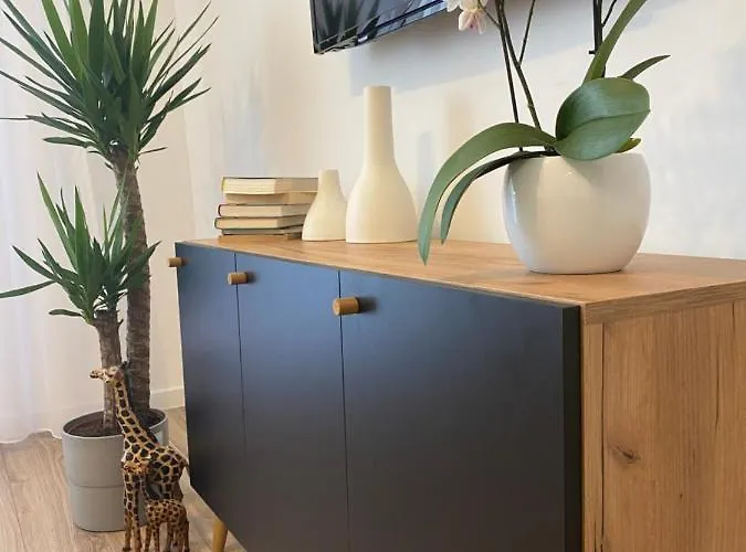 Apartamento Nowoczesny W Dzierżoniowie - Parter - Balkon - Pokój + Sypialnia *